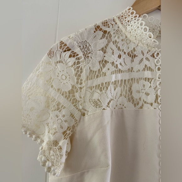 Kensie Lace Detail Shift Dress, size medium. - Picture 4 of 12